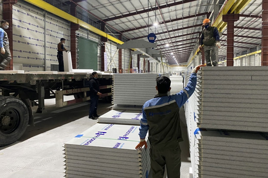 Dây chuyền số 1 nhà máy Panel miền Bắc của Công ty Phương Nam đi vào hoạt động
