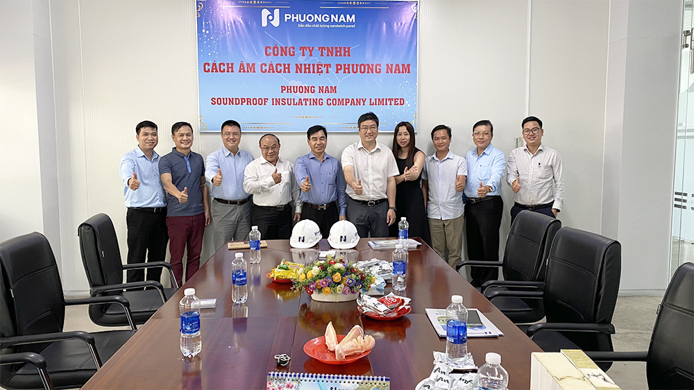 THS. KIẾN TRÚC SƯ NGUYỄN THU PHONG THĂM VÀ LÀM VIỆC VỚI PHƯƠNG NAM PANEL