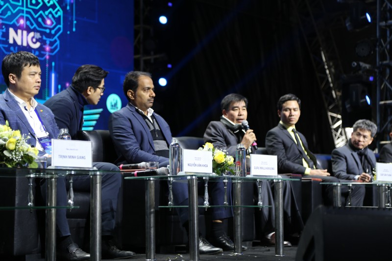 “Digital transformation must be from technology, management renewal to improvement of qualification, skills of laborers”