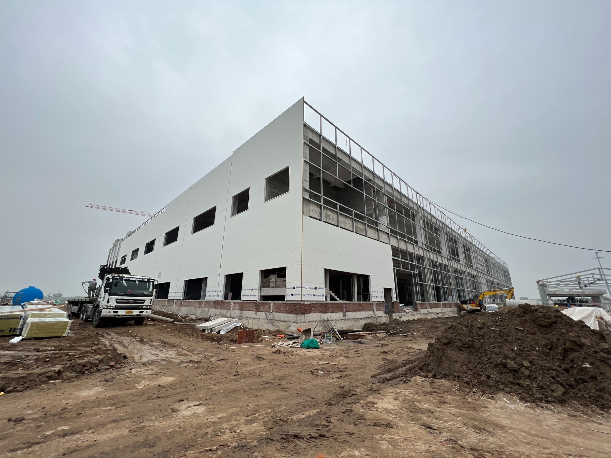 NHÀ MÁY CÔNG NGHỆ KỸ THUẬT CAO HI-P VIỆT NAM